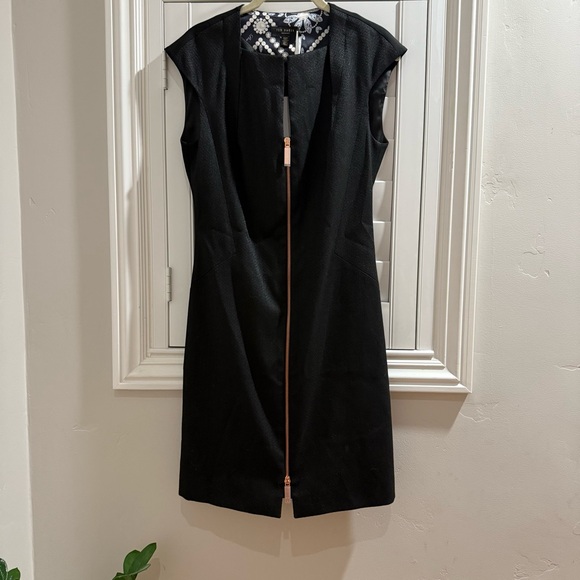 Ted Baker Black Sleeveless V-neck Sheath Dress - Size 1 (US Size 4) - Picture 1 of 3